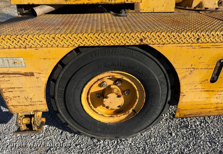 image for item DQ4199 Grove IND-24 crane