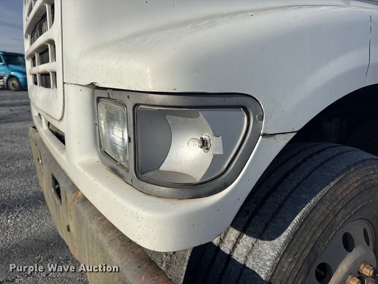 image for item DQ4206 2001 Sterling L-Line dump truck