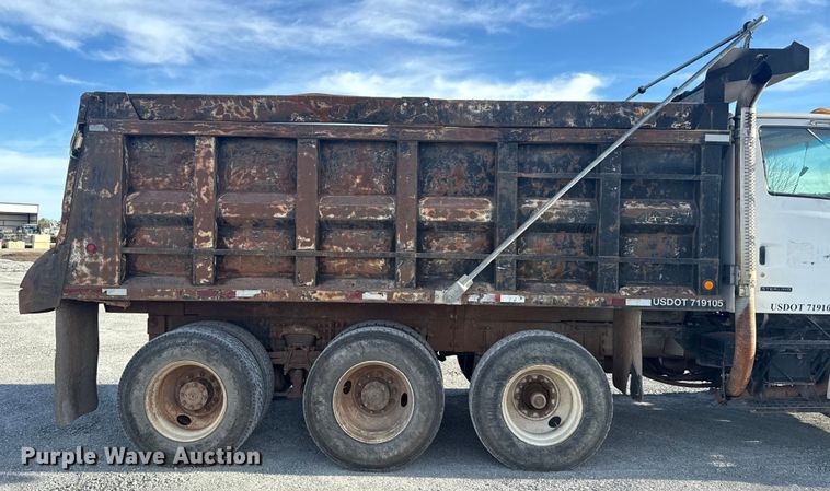 image for item DQ4206 2001 Sterling L-Line dump truck