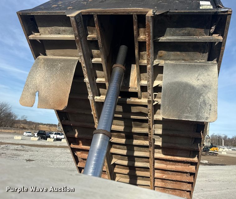 image for item DQ4206 2001 Sterling L-Line dump truck