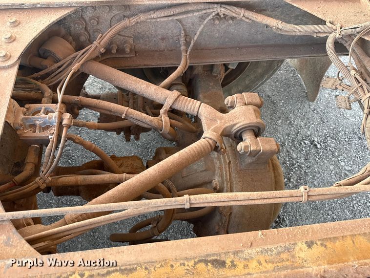 image for item DQ4206 2001 Sterling L-Line dump truck