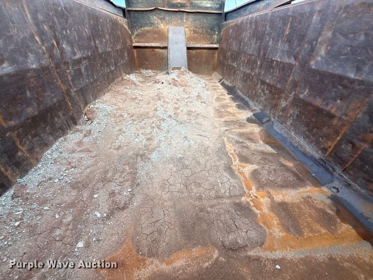 image for item DQ4206 2001 Sterling L-Line dump truck