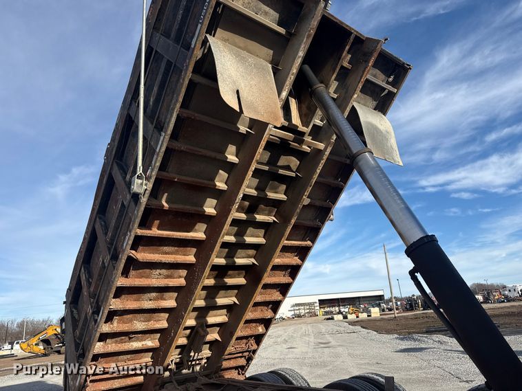 image for item DQ4206 2001 Sterling L-Line dump truck