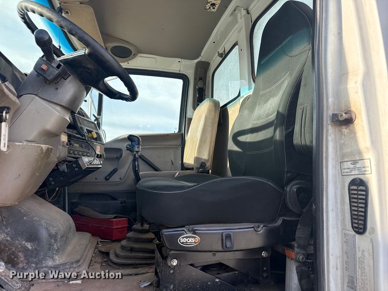 image for item DQ4206 2001 Sterling L-Line dump truck