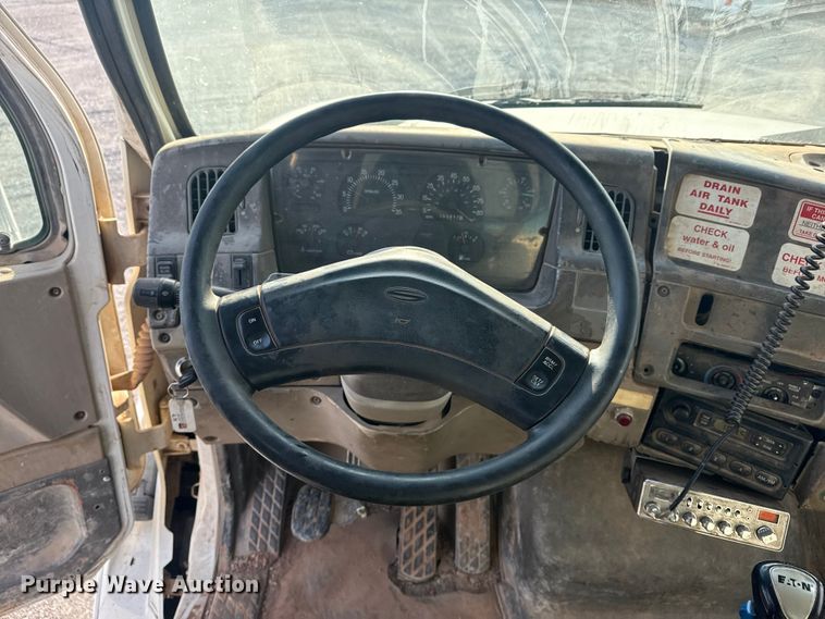 image for item DQ4206 2001 Sterling L-Line dump truck