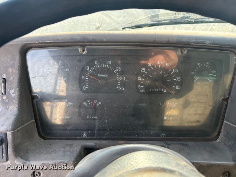 image for item DQ4206 2001 Sterling L-Line dump truck