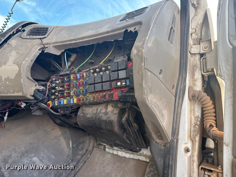 image for item DQ4206 2001 Sterling L-Line dump truck