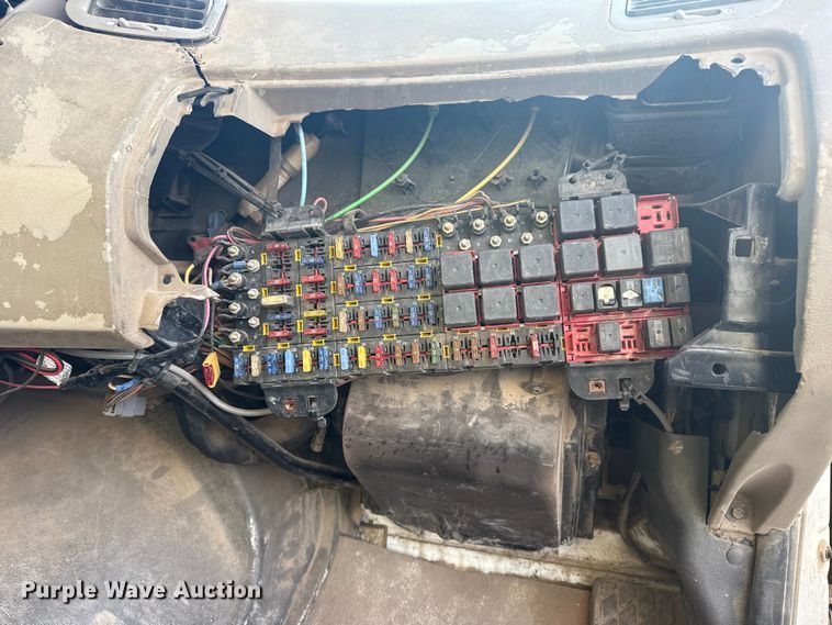 image for item DQ4206 2001 Sterling L-Line dump truck