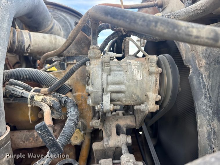 image for item DQ4206 2001 Sterling L-Line dump truck