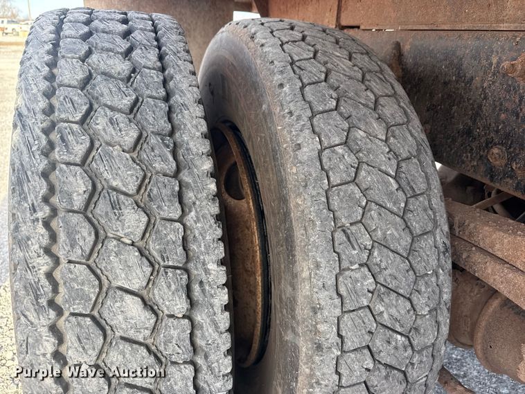 image for item DQ4206 2001 Sterling L-Line dump truck