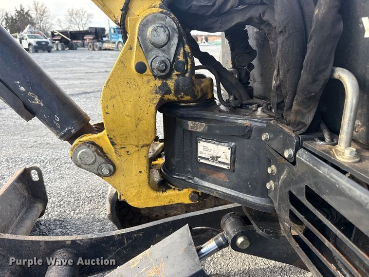 image for item DQ4207 Yanmar VIO35-6A mini excavator