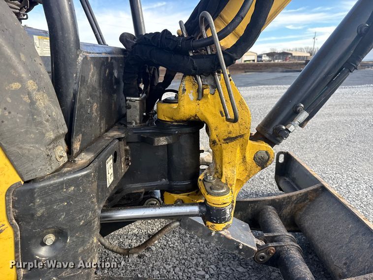 image for item DQ4207 Yanmar VIO35-6A mini excavator