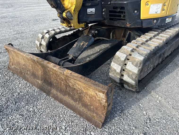 image for item DQ4207 Yanmar VIO35-6A mini excavator