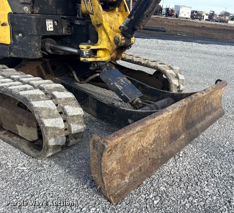 image for item DQ4207 Yanmar VIO35-6A mini excavator