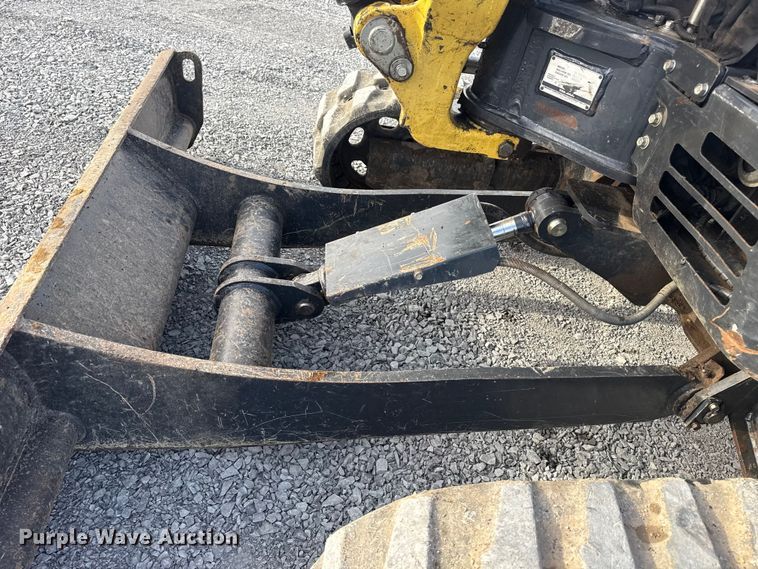 image for item DQ4207 Yanmar VIO35-6A mini excavator