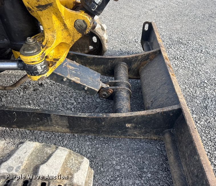 image for item DQ4207 Yanmar VIO35-6A mini excavator