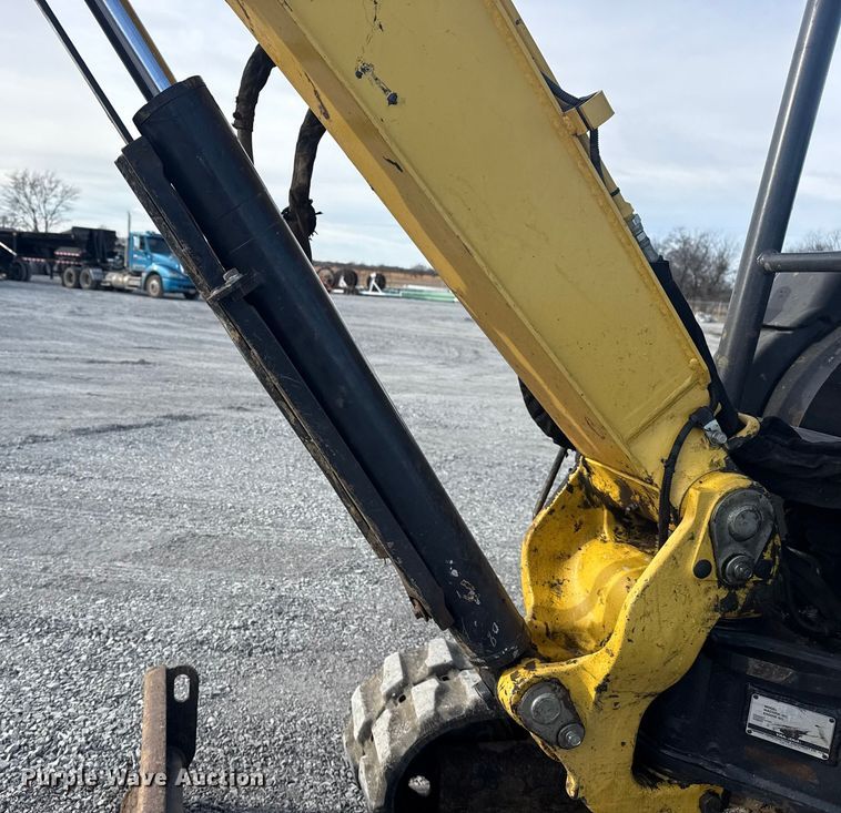 image for item DQ4207 Yanmar VIO35-6A mini excavator