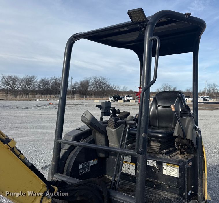 image for item DQ4207 Yanmar VIO35-6A mini excavator