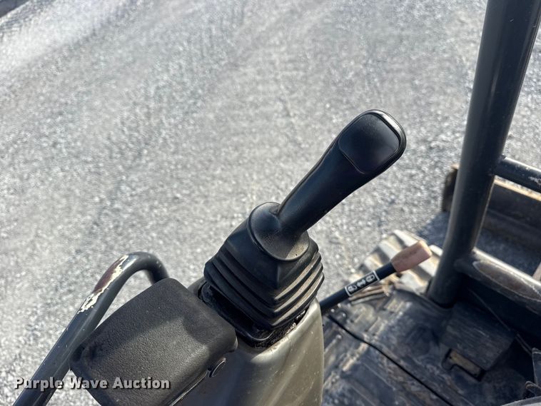 image for item DQ4207 Yanmar VIO35-6A mini excavator