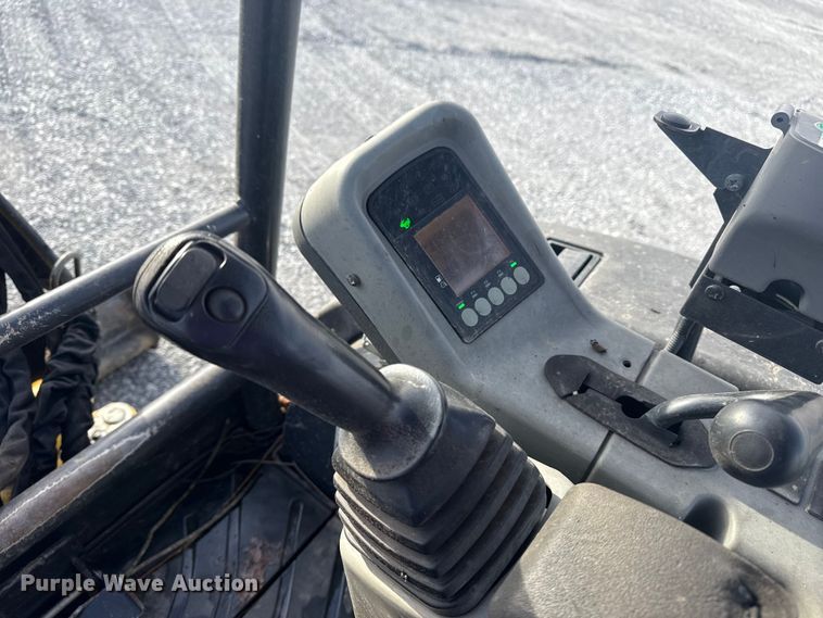 image for item DQ4207 Yanmar VIO35-6A mini excavator