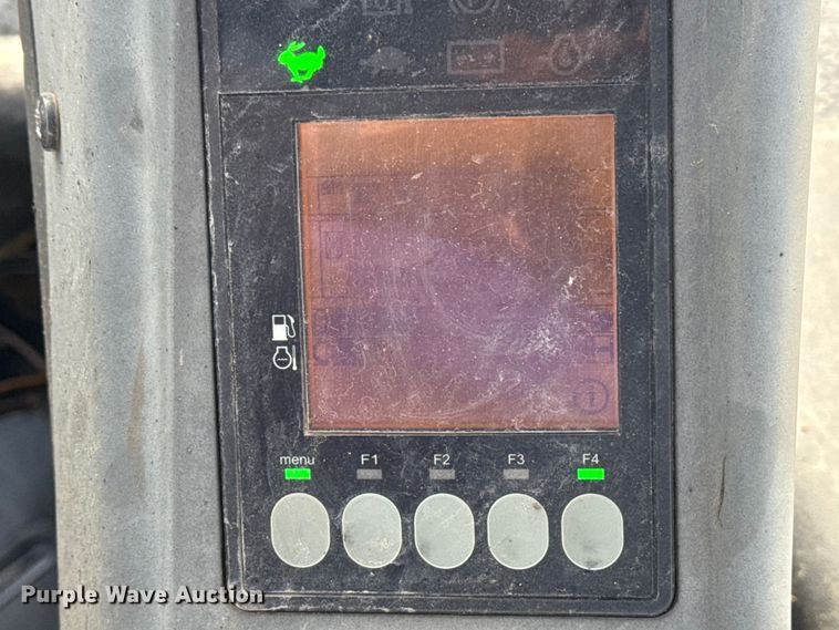 image for item DQ4207 Yanmar VIO35-6A mini excavator