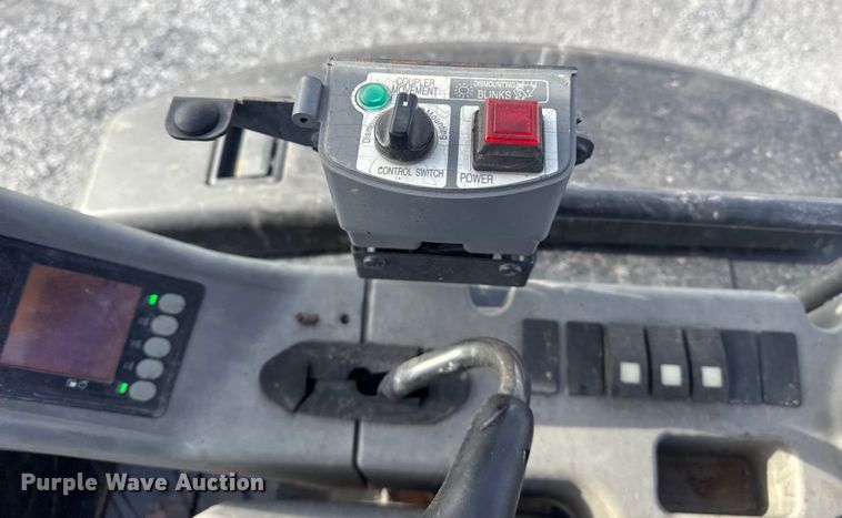 image for item DQ4207 Yanmar VIO35-6A mini excavator