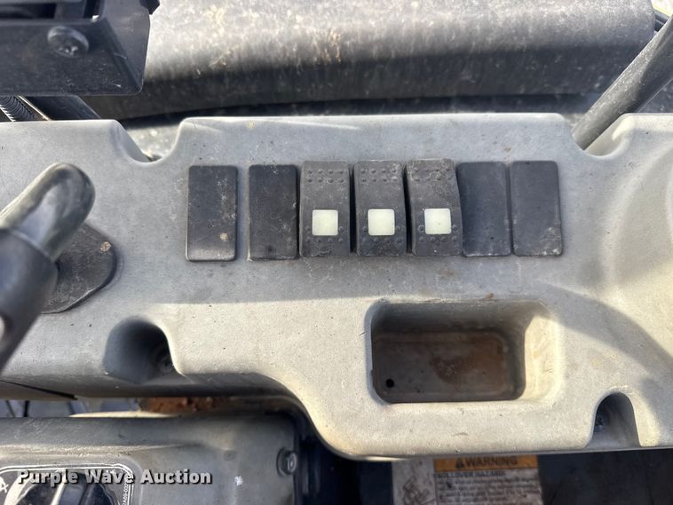 image for item DQ4207 Yanmar VIO35-6A mini excavator