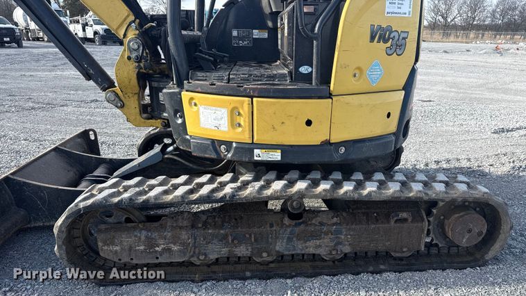 image for item DQ4207 Yanmar VIO35-6A mini excavator