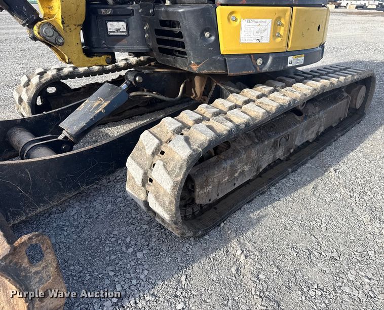 image for item DQ4207 Yanmar VIO35-6A mini excavator