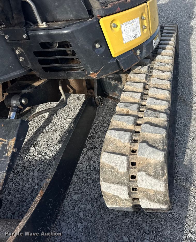 image for item DQ4207 Yanmar VIO35-6A mini excavator