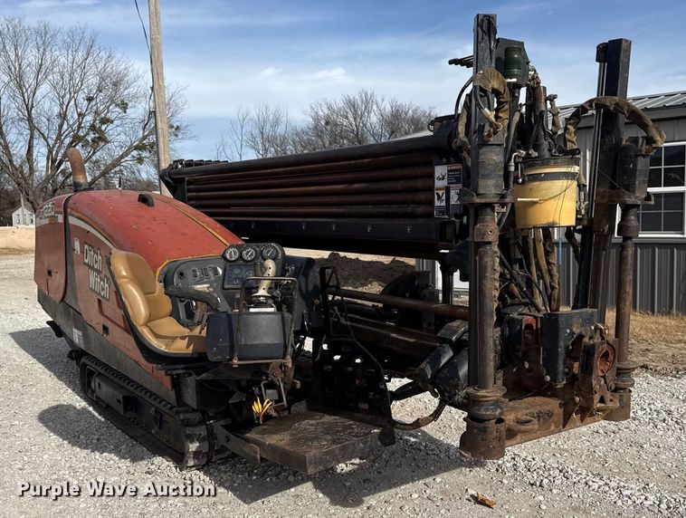 image for item DQ4209 2004 Ditch Witch JT1220 directional boring unit