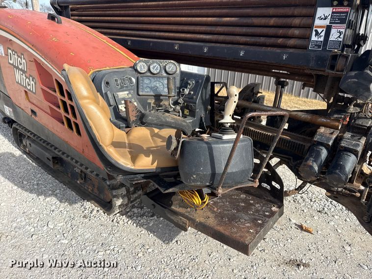 image for item DQ4209 2004 Ditch Witch JT1220 directional boring unit