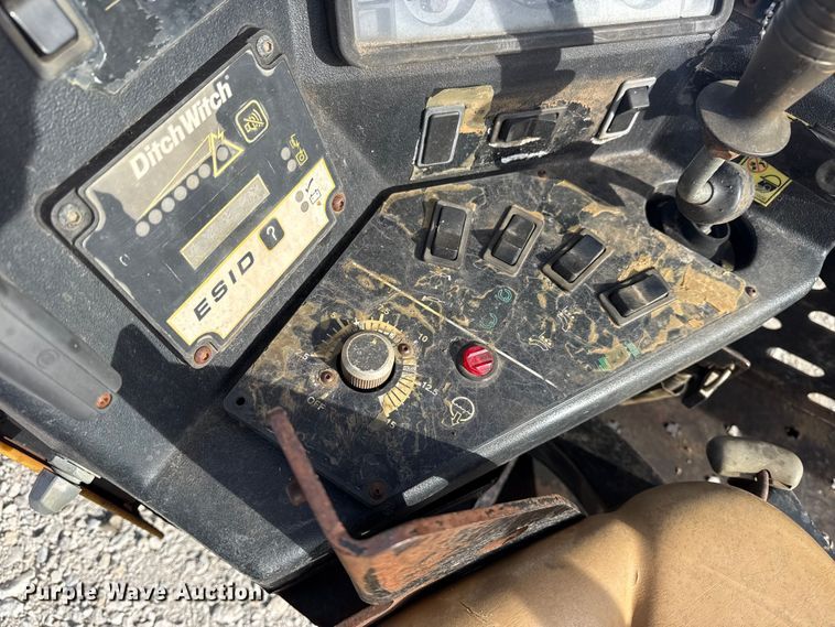 image for item DQ4209 2004 Ditch Witch JT1220 directional boring unit