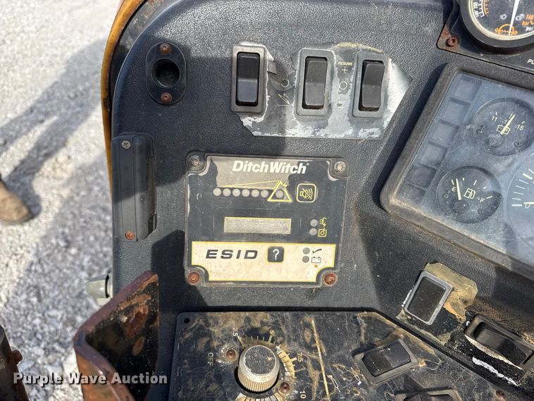 image for item DQ4209 2004 Ditch Witch JT1220 directional boring unit