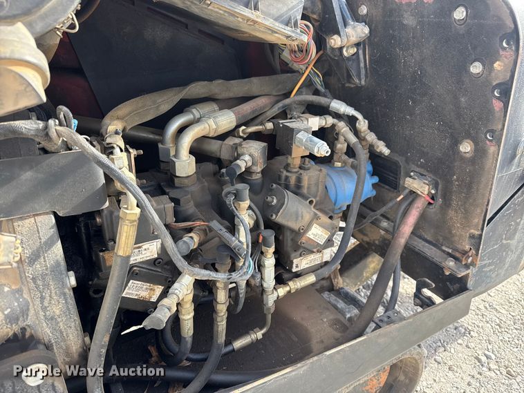 image for item DQ4209 2004 Ditch Witch JT1220 directional boring unit