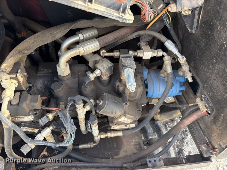 image for item DQ4209 2004 Ditch Witch JT1220 directional boring unit