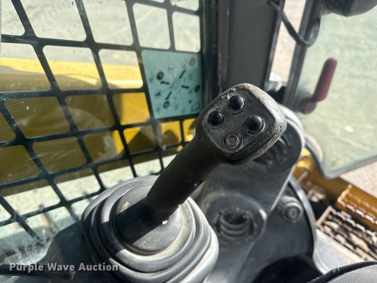 image for item DQ4223 2019 Caterpillar 299D2 tracked skid steer loader