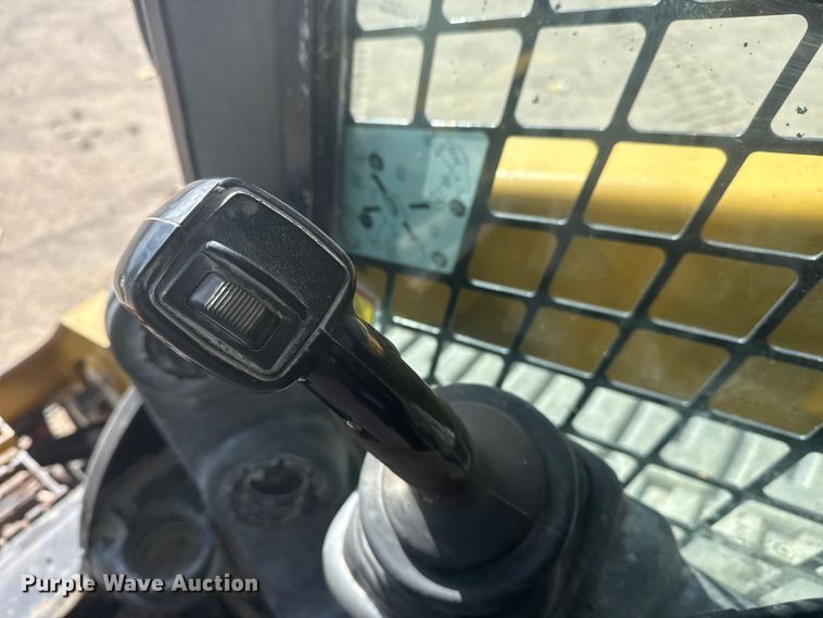 image for item DQ4223 2019 Caterpillar 299D2 tracked skid steer loader