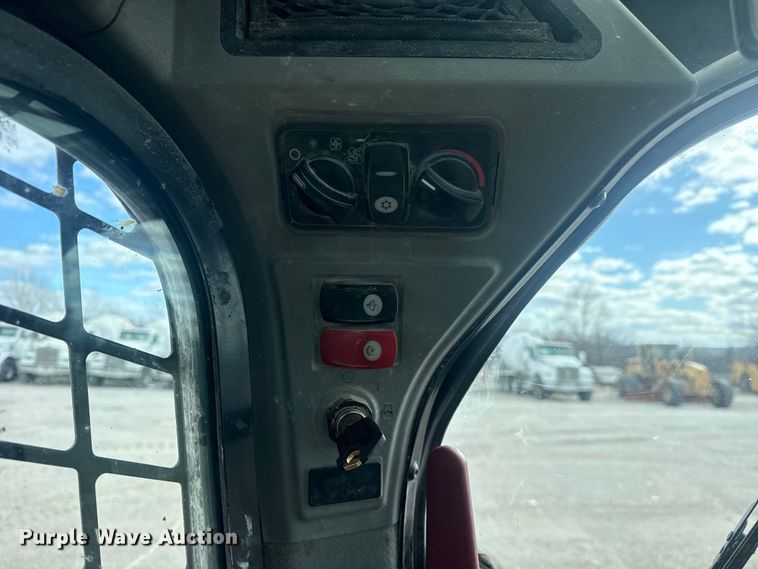 image for item DQ4223 2019 Caterpillar 299D2 tracked skid steer loader