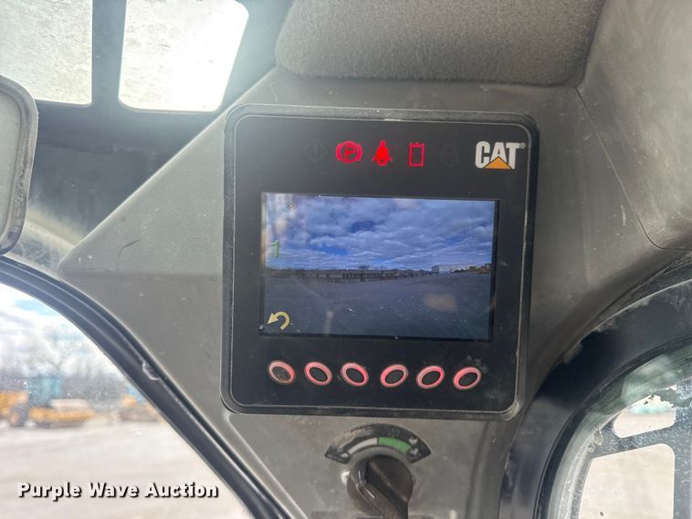 image for item DQ4223 2019 Caterpillar 299D2 tracked skid steer loader