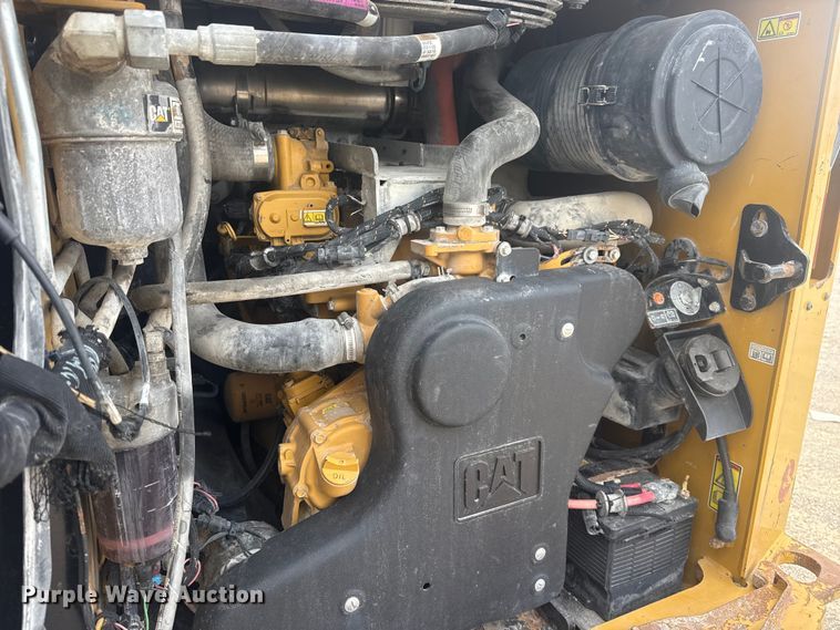 image for item DQ4223 2019 Caterpillar 299D2 tracked skid steer loader