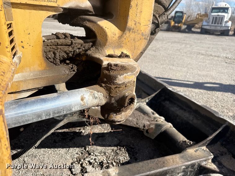 image for item DQ4224 2010 Caterpillar 305C CR mini excavator