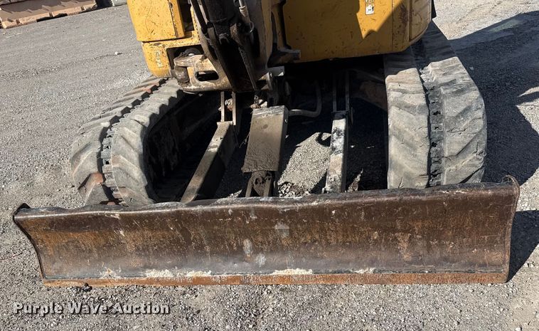 image for item DQ4224 2010 Caterpillar 305C CR mini excavator