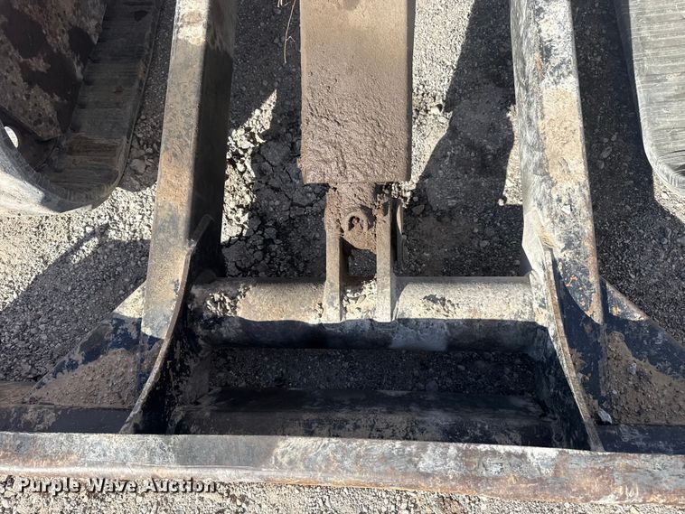 image for item DQ4224 2010 Caterpillar 305C CR mini excavator