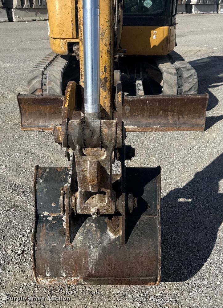 image for item DQ4224 2010 Caterpillar 305C CR mini excavator