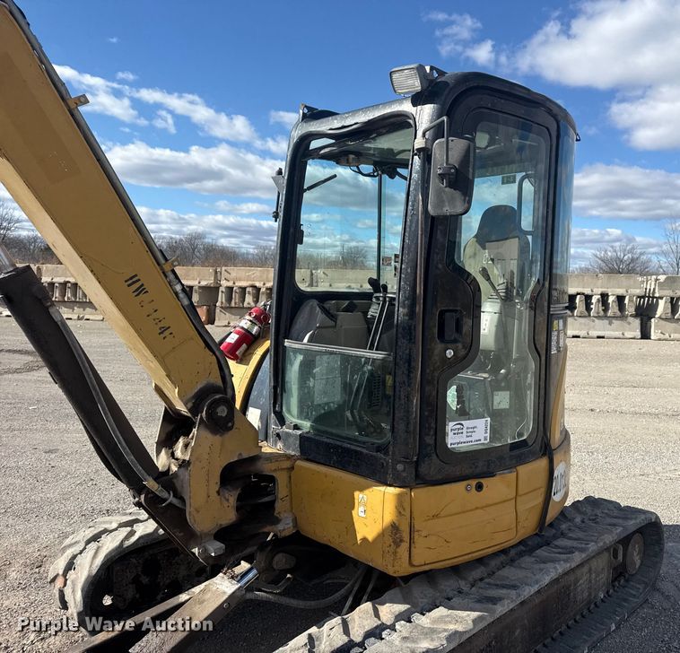 image for item DQ4224 2010 Caterpillar 305C CR mini excavator