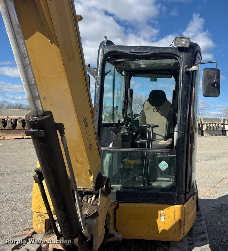 image for item DQ4224 2010 Caterpillar 305C CR mini excavator