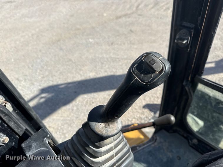 image for item DQ4224 2010 Caterpillar 305C CR mini excavator