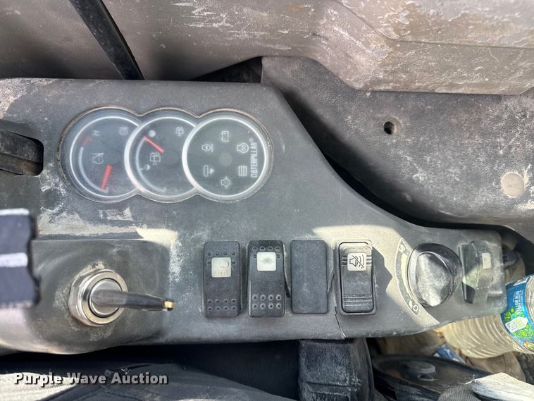 image for item DQ4224 2010 Caterpillar 305C CR mini excavator