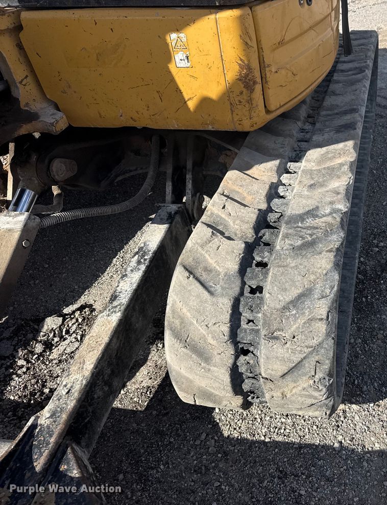 image for item DQ4224 2010 Caterpillar 305C CR mini excavator